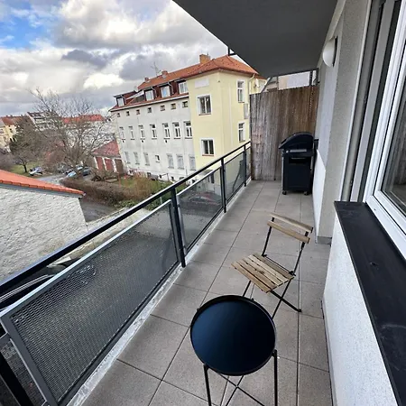 City Center Free Private Parking Apartment